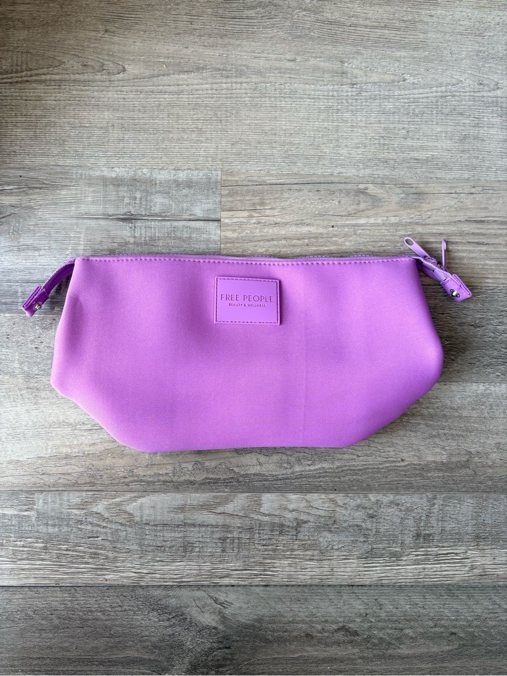 NEW Free People Beauty & Wellness Purple Neoprene Makeup Bag - Picture 2 of 11